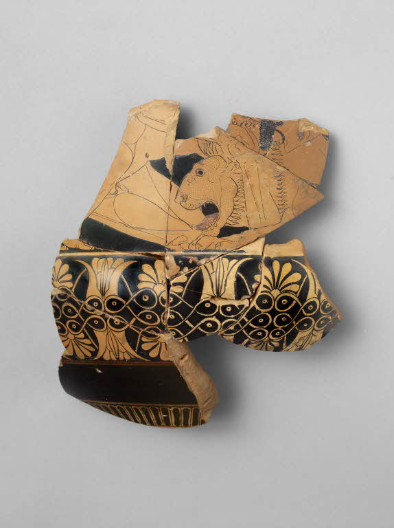 Signé par Euphronios, peintre, Fragment de cratère en calice, vers 515-510 av. JC.