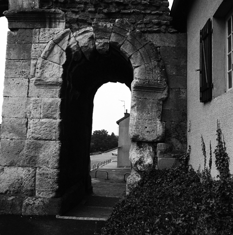 Albéric Olivier, Photographie de la façade du passage piétonnier oriental : https://journals.openedition.org/rae/6488