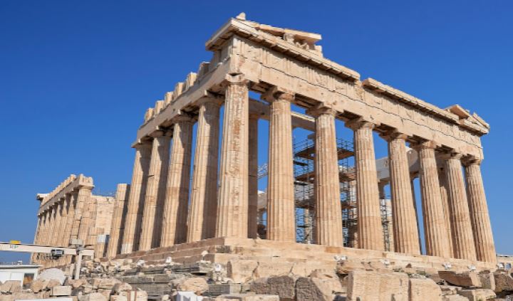 Ictinos, Callicratès, Phidias, Parthénon, 447-432 av. J.-C., temple dorique en marbre du Pentélique, 13,72 x 67,5 x 31 m, Athènes, Grèce.  https://eduscol.education.fr/odysseum/le-parthenon 